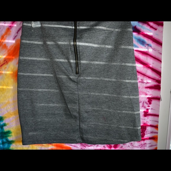 Skirt - Picture 2 of 5